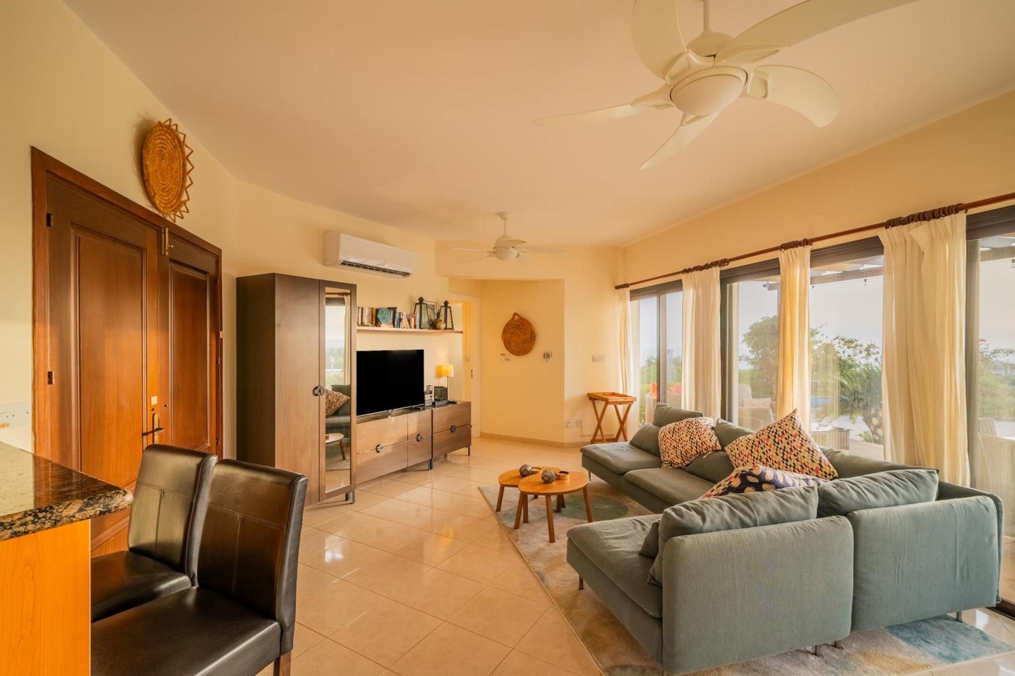 Panorama - Stunning Views In With Hot Tub, Pool, Garden *